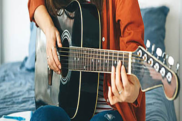  راهنمای.خرید.گیتار.برای.افراد.مبتدی.و.حرفه.ای